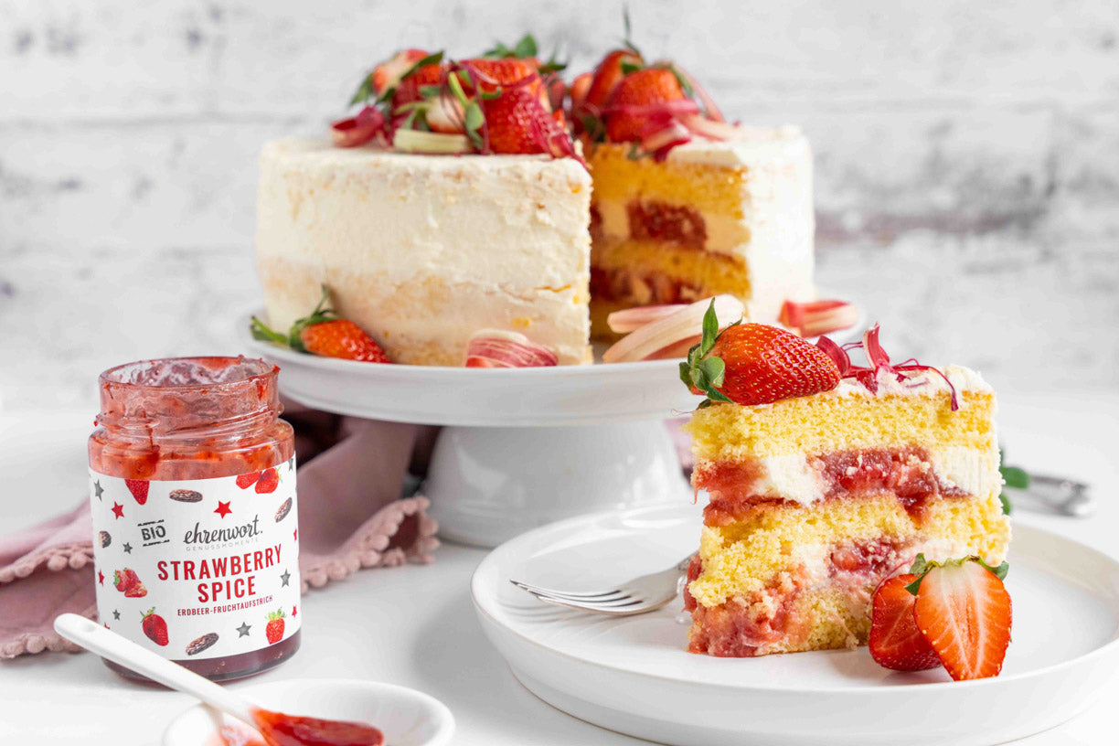 Erdbeer-Rhabarber-Torte mit BIO Erdbeer Spice Erdbeer-Fruchtaufstrich von ehrenwort. Genussmomente 