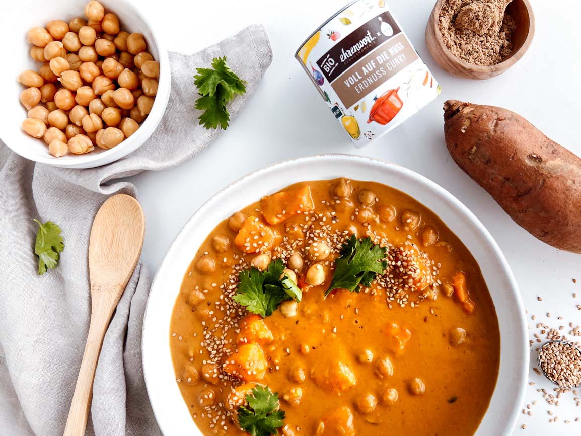 Erdnusssuppe mit Süßkartoffeln mit BIO Voll auf die Nuss Erdnuss Curry